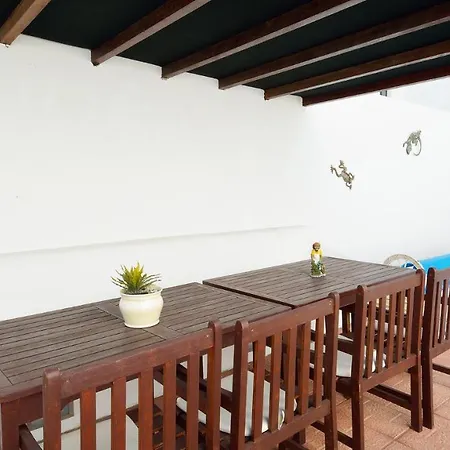 Вилла Puerto Del Carmen Sleeps 4 Pool Wifi *
